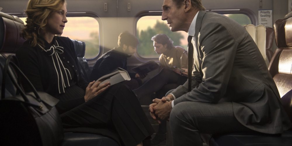 Veiksmo trileryje „Slaptas keleivis“ suvaidinęs L. Neesonas: žiūrovas net nepastebės, kaip pats taps keisto žaidimo dalimi