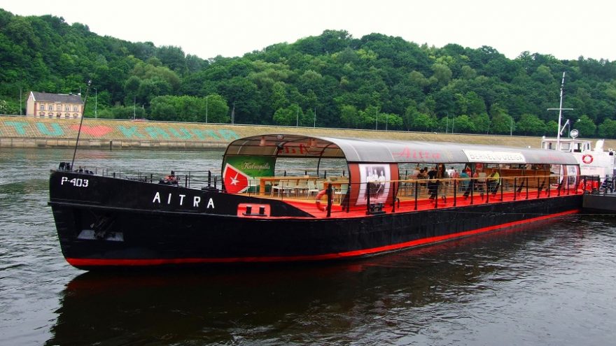 Pramoginės kelionės laivu AITRA