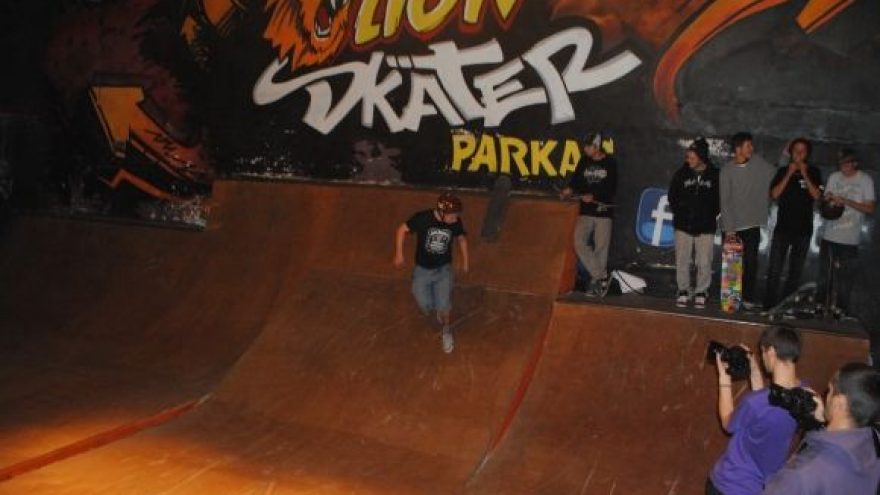 Lion Skater parko kinas