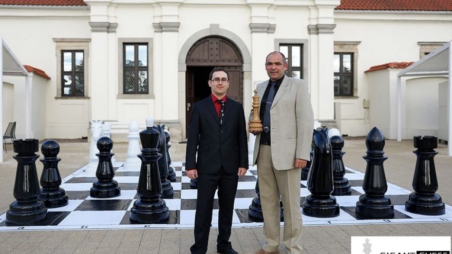Dideli šachmatai &#8211; galiūnų sportas