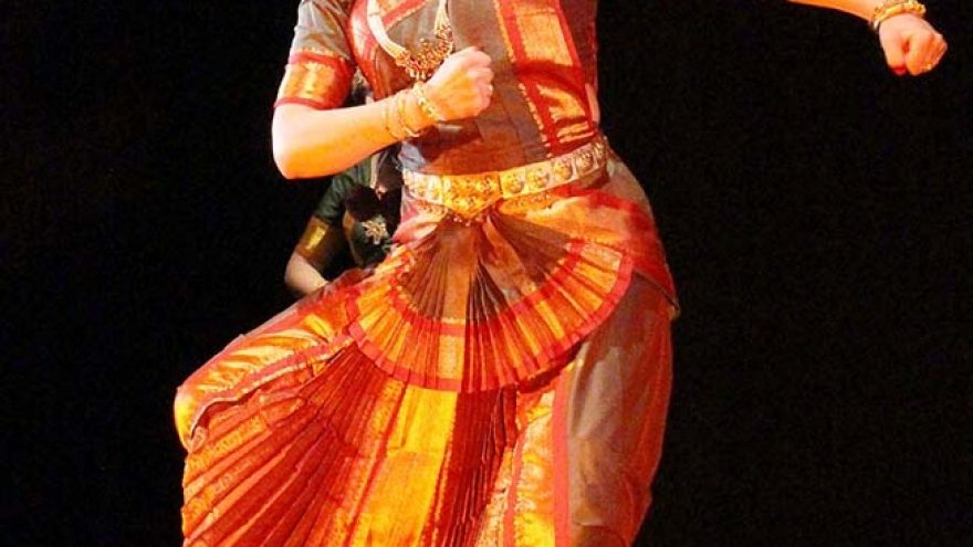 Kviečiame mokytis klasikinių indiškų šokių