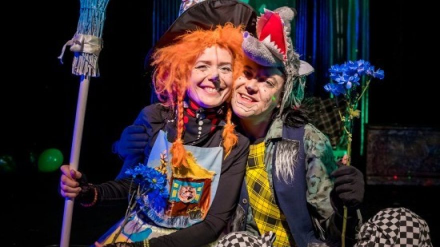 Raudonkepurė ir vilkas + teatro dienos šventė
