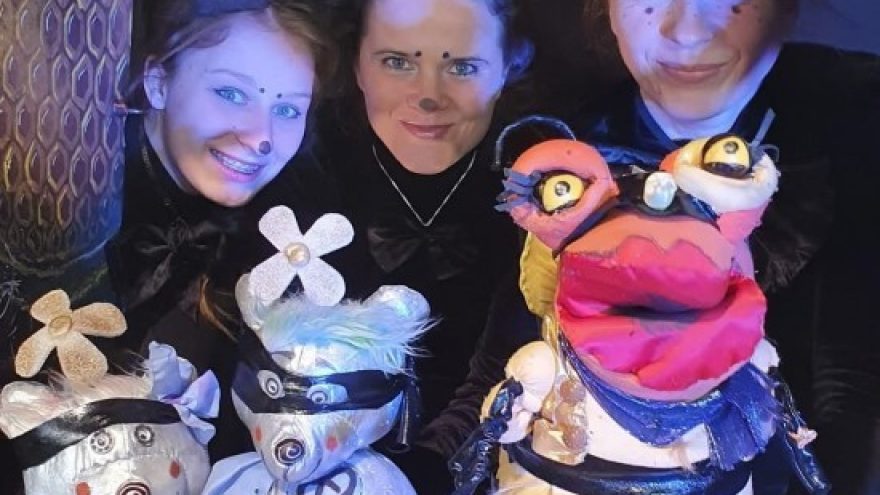 Lėlių festivalis vaikams ,,Pirmas žingsnis&#8221; Raganiukės teatre! Premjera. Skraidantys meškučiai