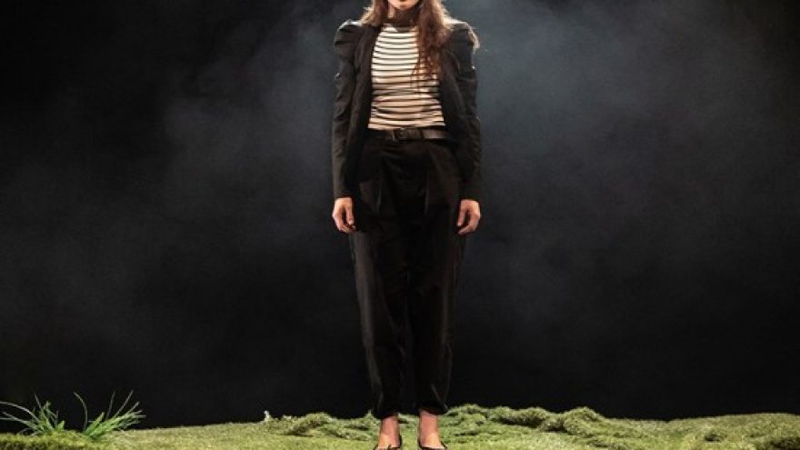 Klaipėdos jaunimo teatras | spektaklis Būti Alisa (rež. D. Girauldon) | VILNIUS