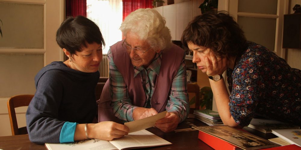 Filmo „Močiute, Guten Tag!“ režisierės: šį savaitgalį močiutės į kiną eina nemokamai