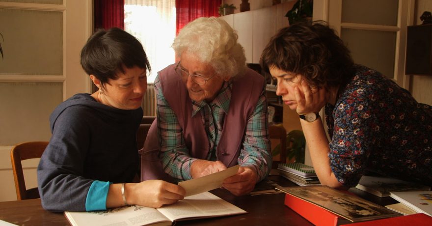 Filmo „Močiute, Guten Tag!“ režisierės: šį savaitgalį močiutės į kiną eina nemokamai