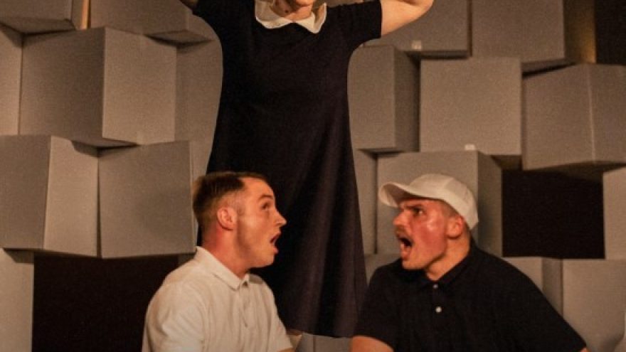 Spektaklis 10-14 m. paaugliams &#8221;Pasistengiau&#8221;