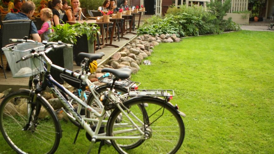 Gyvos muzikos vakarai kavinės “Veranda” lauko terasoje