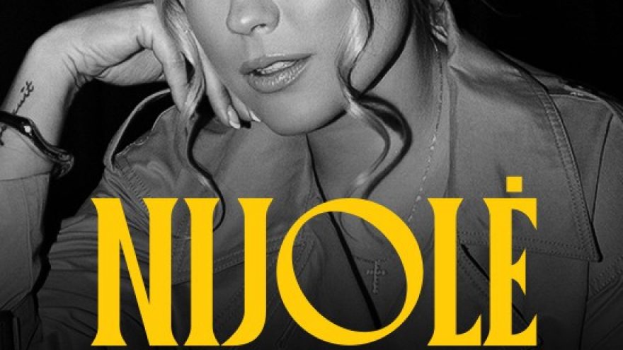 Nijolė (69 Danguje) su gyvo garso grupe