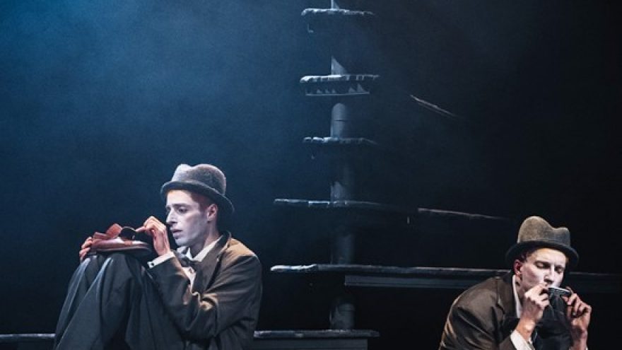 Klaipėdos jaunimo teatras | spektaklis Belaukiant Godo (rež. P. Pinigis)