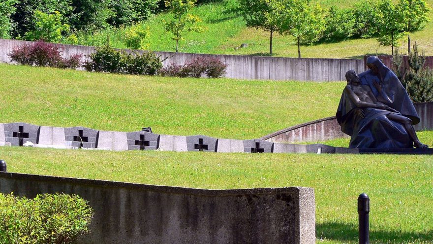 Sekmadienio pasivaikščiojimai po istorines Vilniaus Antakalnio kapines