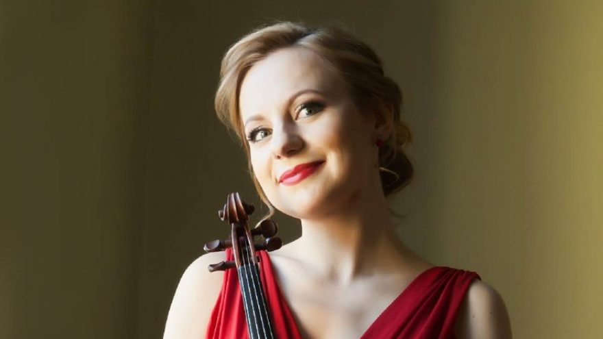 DALIA KUZNECOVAITĖ GRIEŽIA J. BRAHMSĄ