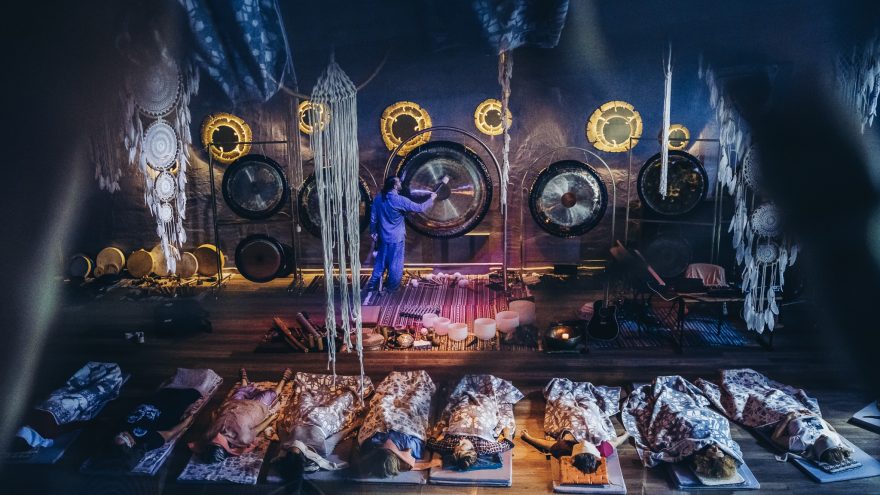 Gongai. Mistinė gongų garso kelionė Laumžirgių žemėje