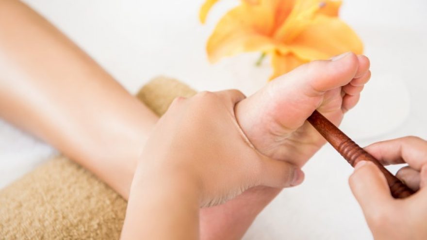 Tajų pėdų masažas