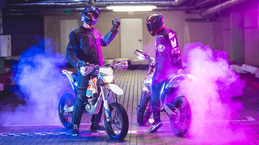 Pasivažinėjimas elektra varomu motociklu KTM FREERIDE E-SM EPOWER ARENOJE Vilniuje