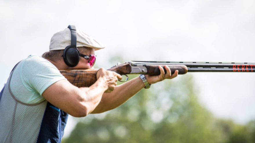 Lėkštučių šaudymas ShootingClub šaudykloje dviems