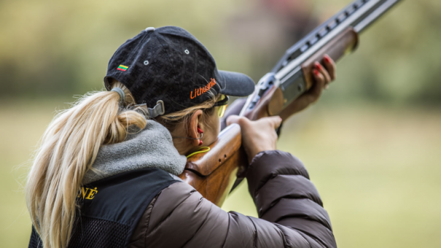 Lėkštučių šaudymas „ShootingClub“ šaudykloje