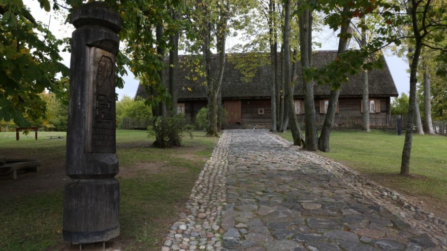 Sūduvos mėgėjų teatrų festivalis „Atžalynas“