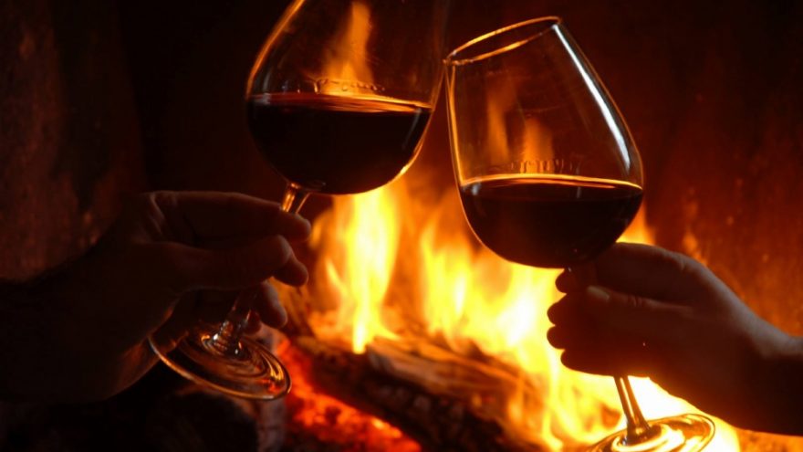 Muzikinis vakaras židinio ugnies atspindžiuose