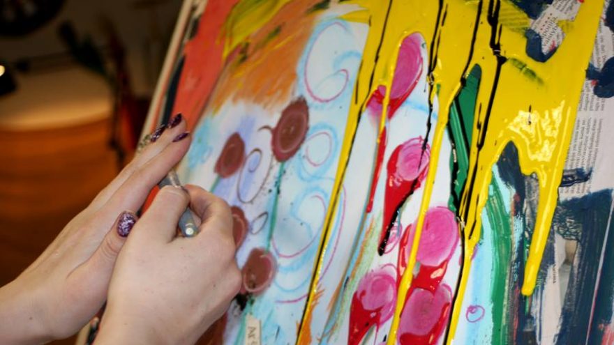 Intuityvios Mandalos tapyba ant drobės