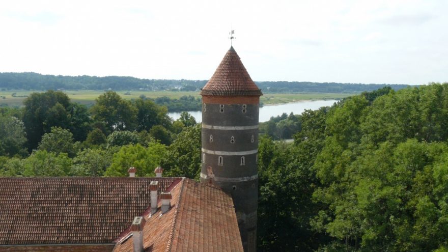 Panemunės pilys gražiausiu Lietuvos keliu