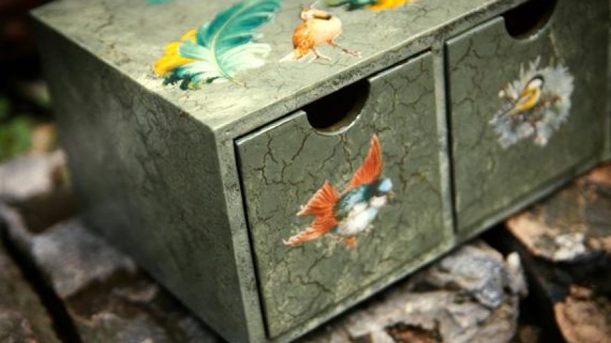 Užsiėmimas “Medinių dirbinių dekupažas”