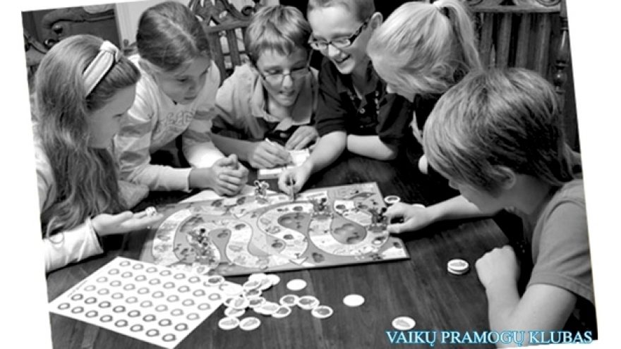 Stalo žaidimų ir Arena pizza vakarėliai MEGIUKE!