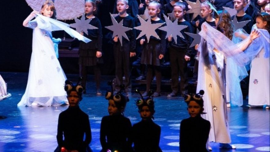 Koncertas ”KELIAUJU SVAJONIŲ TAKAIS. 10 METŲ KARTU” | Klaipėdos ikimokyklinio ugdymo įstaigų ugdytinių ir pedagogų šventinis koncertas