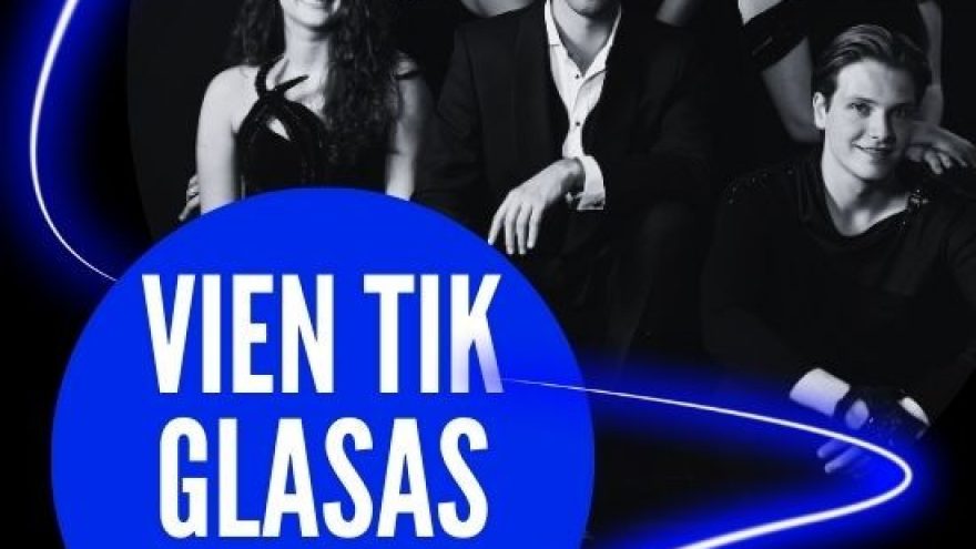 Vien tik Glasas. Philip Glass Experience su NIKO