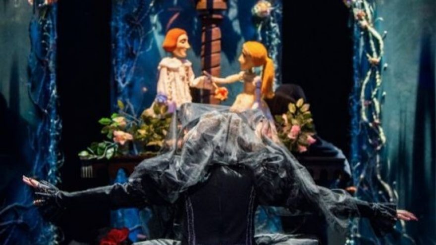 UŽBURTOS PILIES PASLAPTIS