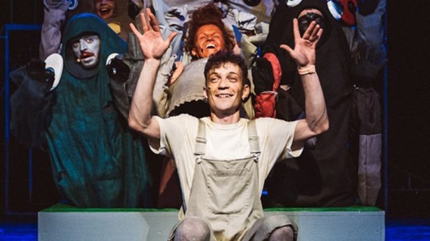 Klaipėdos jaunimo teatras | spektaklis vaikams Vieno kiemo istorija