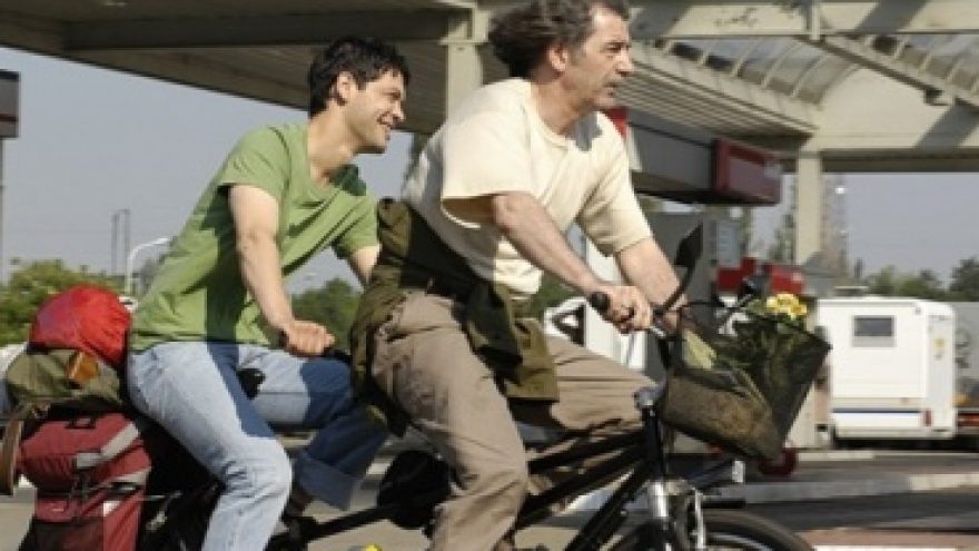 “Vasaros kinas” su filmu “Pasaulis yra didelis…”