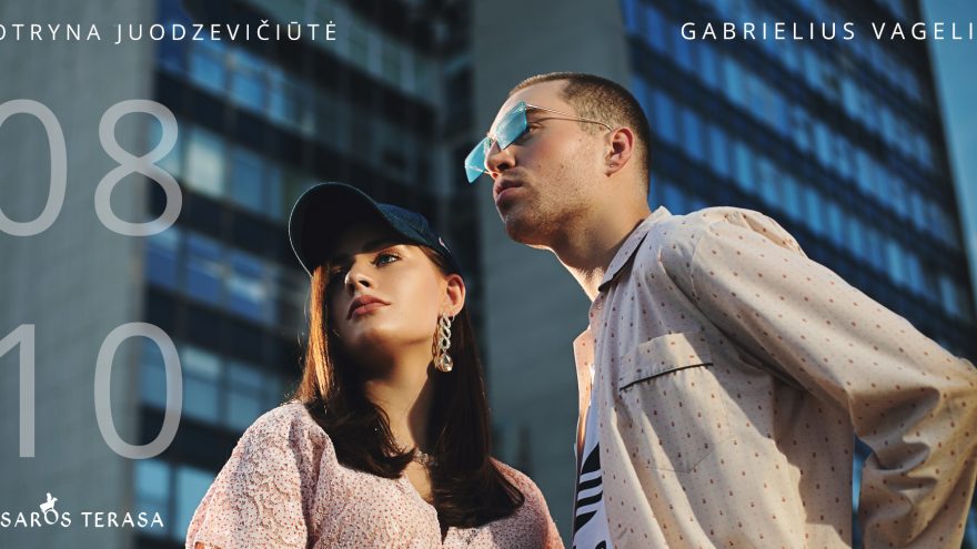 Kotryna Juodzevičiūtė ir Gabrielius Vagelis su grupe