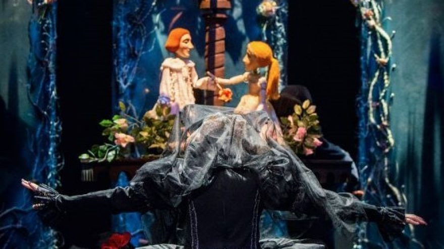 UŽBURTOS PILIES PASLAPTIS