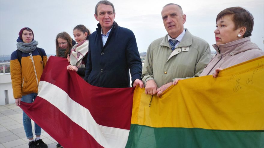 ŠVENTINIS KONCERTAS “SESEI LATVIJAI-100!” Jonavoje