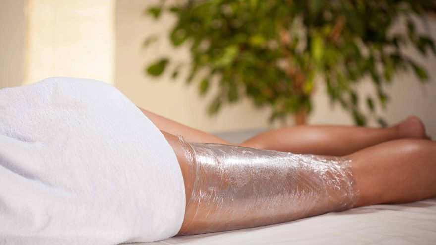 Kova su celiulitu: VacuFit ir CelloGel įvyniojimas