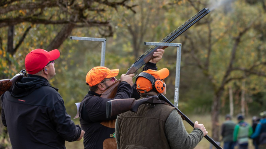 Lėkštučių šaudymas ShootingClub šaudykloje grupei