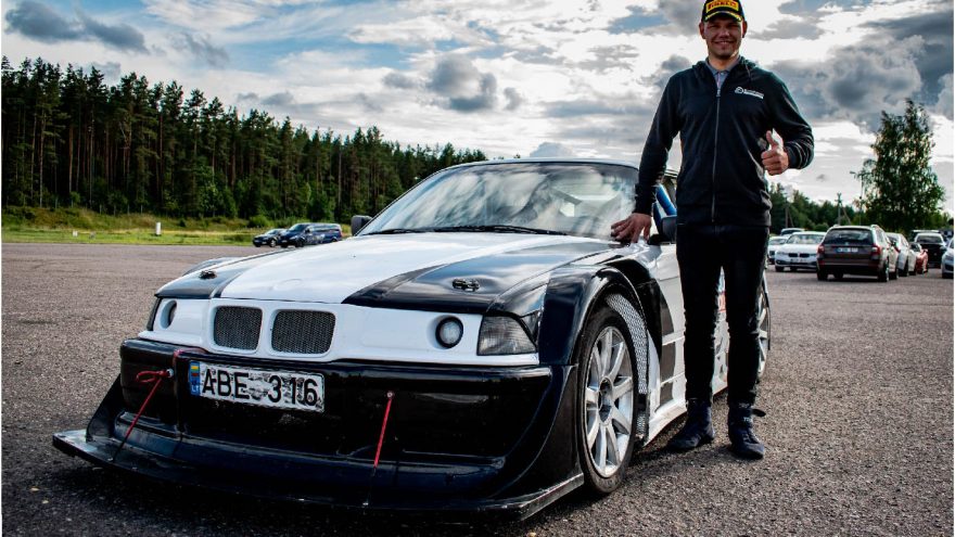 Pasivažinėjimas su žiedo čempionu