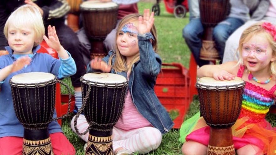 Mokslo metų pradžia afrikietišku ritmu