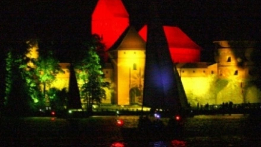 Šviesos ir muzikos spektaklis „Trakų legendos“