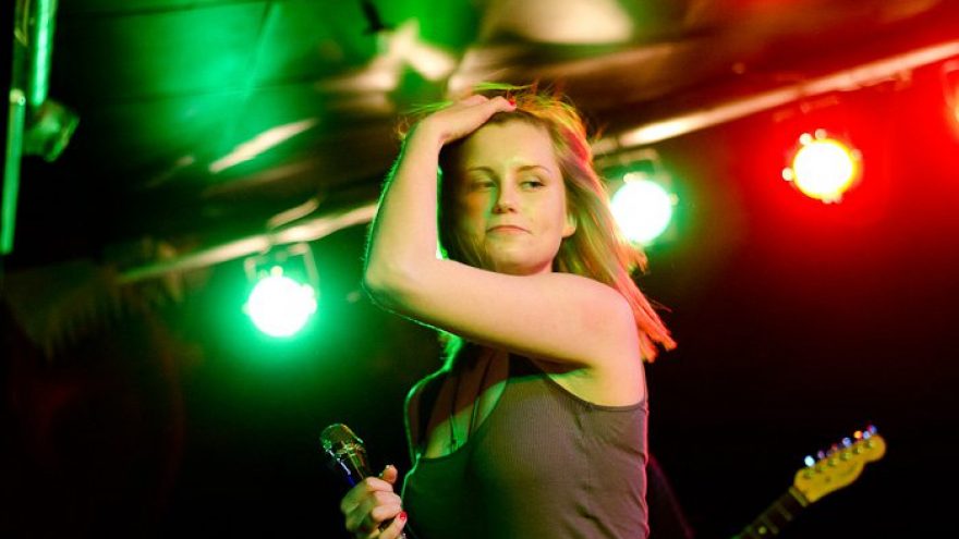 Premjera! Sounds like FEIST