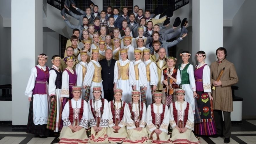 Tautinio meno festivalis „Ei, studente, sukis vėju”