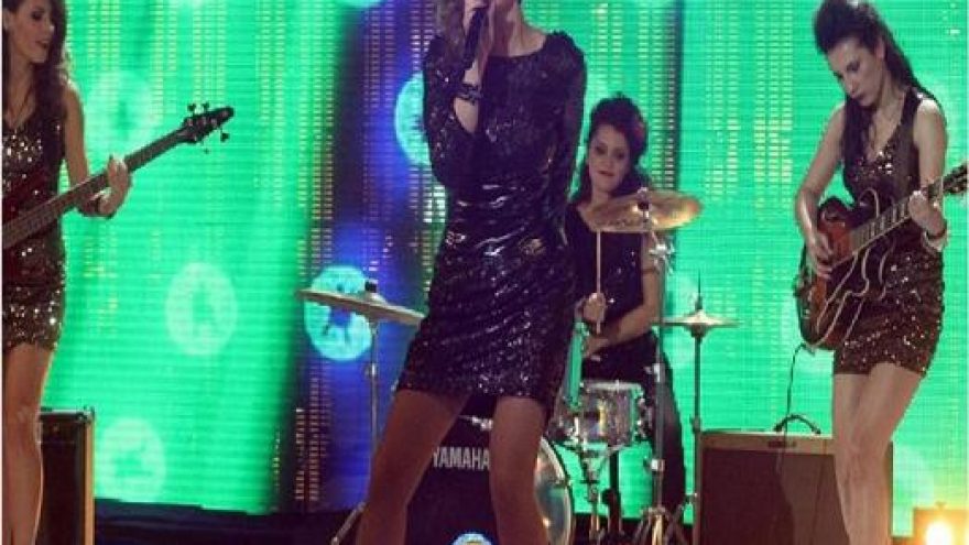 MIA su gyvo garso grupe “RED LIPS”