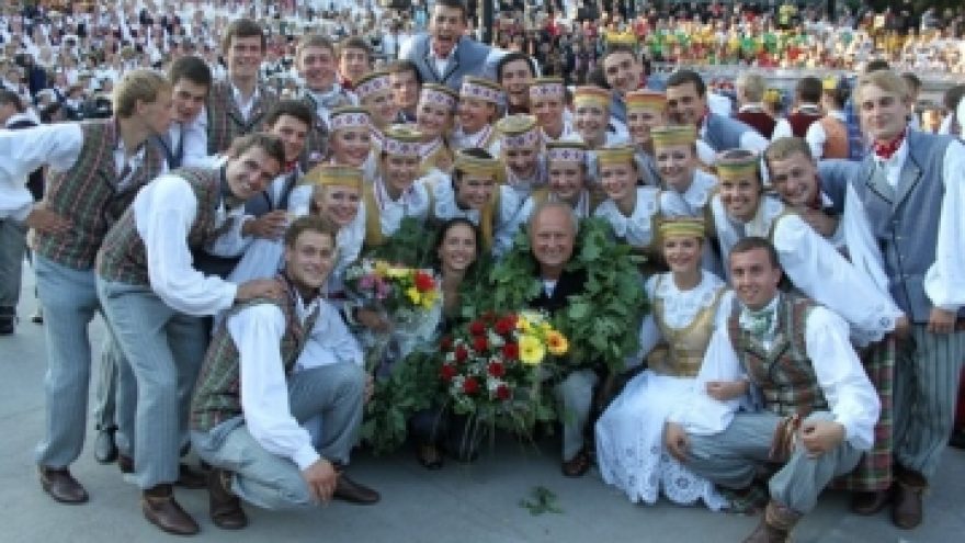 Tautinio meno koncertas „Gyvenimas paskirtas šokiui”