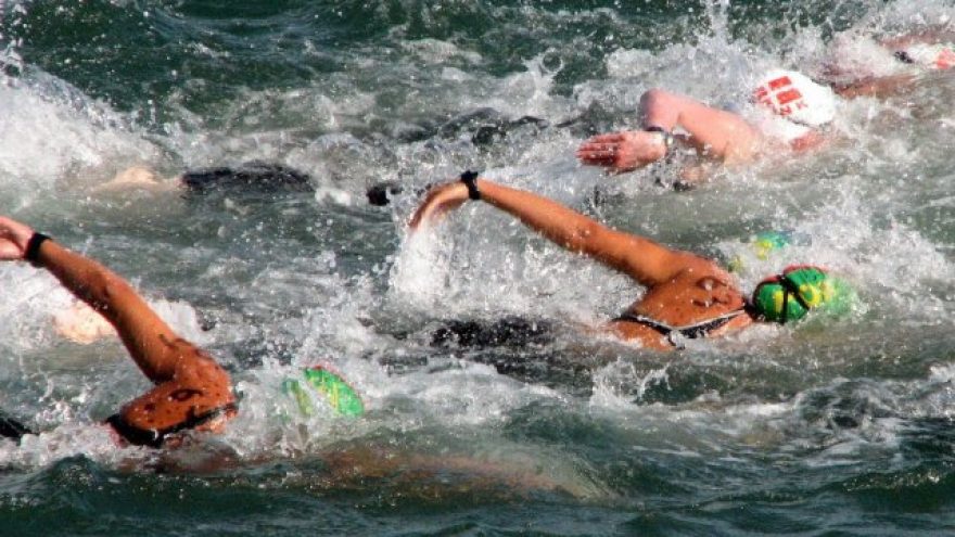 Pusės paros (12 val.) plaukimo maratonas