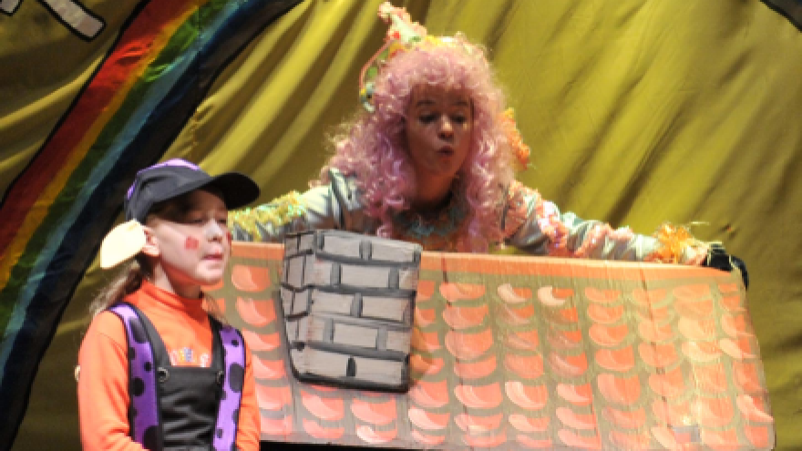 Spektaklis ,,Trys paršiukai”