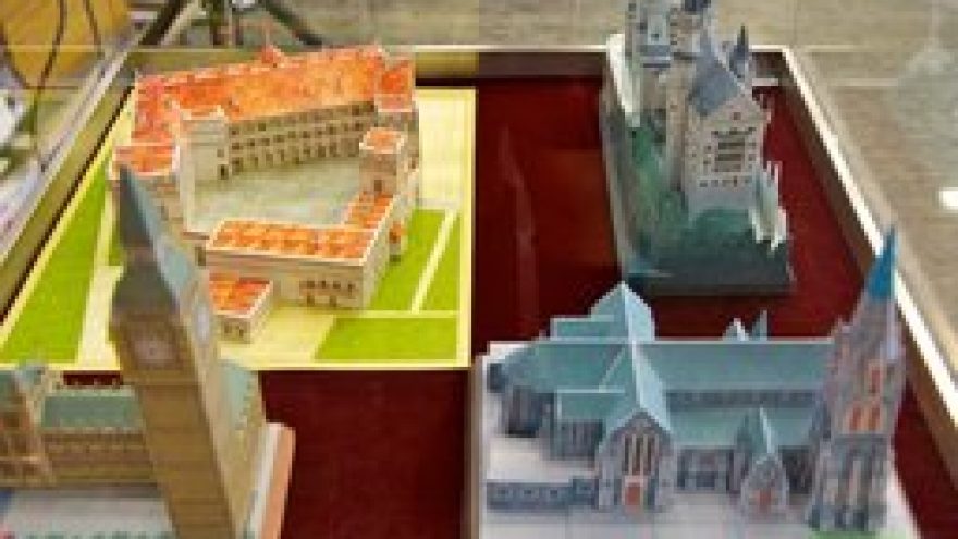 Moksleivių paroda „Stebuklingas popierius“