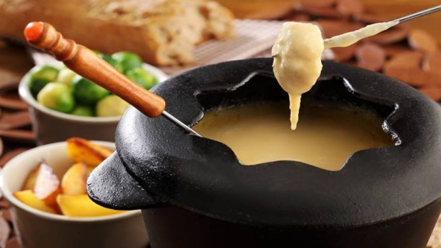 Sūrio fondiu ir akustinis vakaras