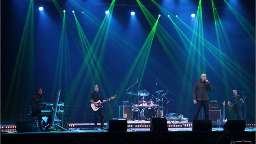 LIVE BAND KARAOKE SHOW