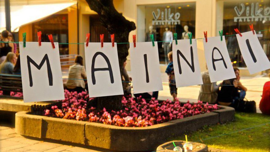 Mainų spinta: tebūnie drabužiai